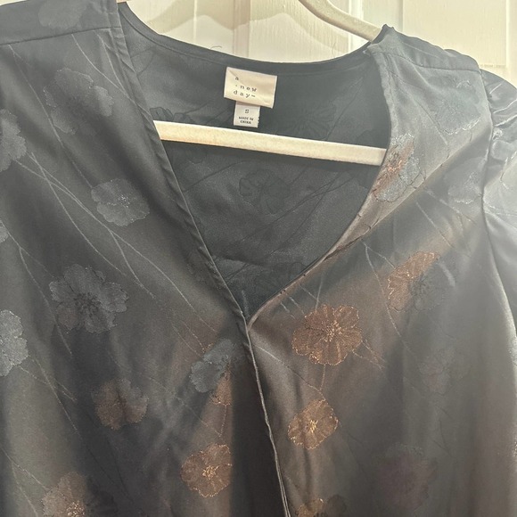 A new day blouse - Picture 2 of 3